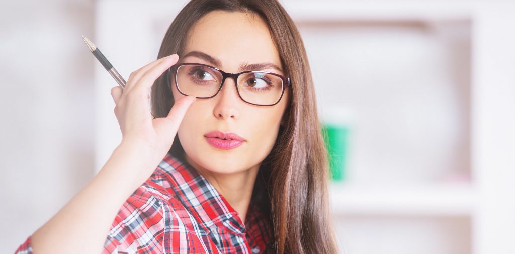 Frau mit Brille